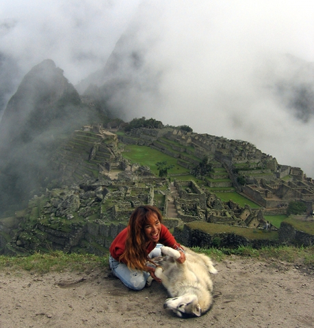 3 husky macchu picchu site.jpg